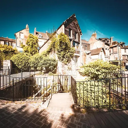 Oda ve Kahvaltı Le 105, Honfleur